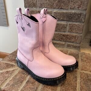 Doc Martens Bex Heart P-O Boot, Pale Pink-Black, Brand New, Women’s Size 6